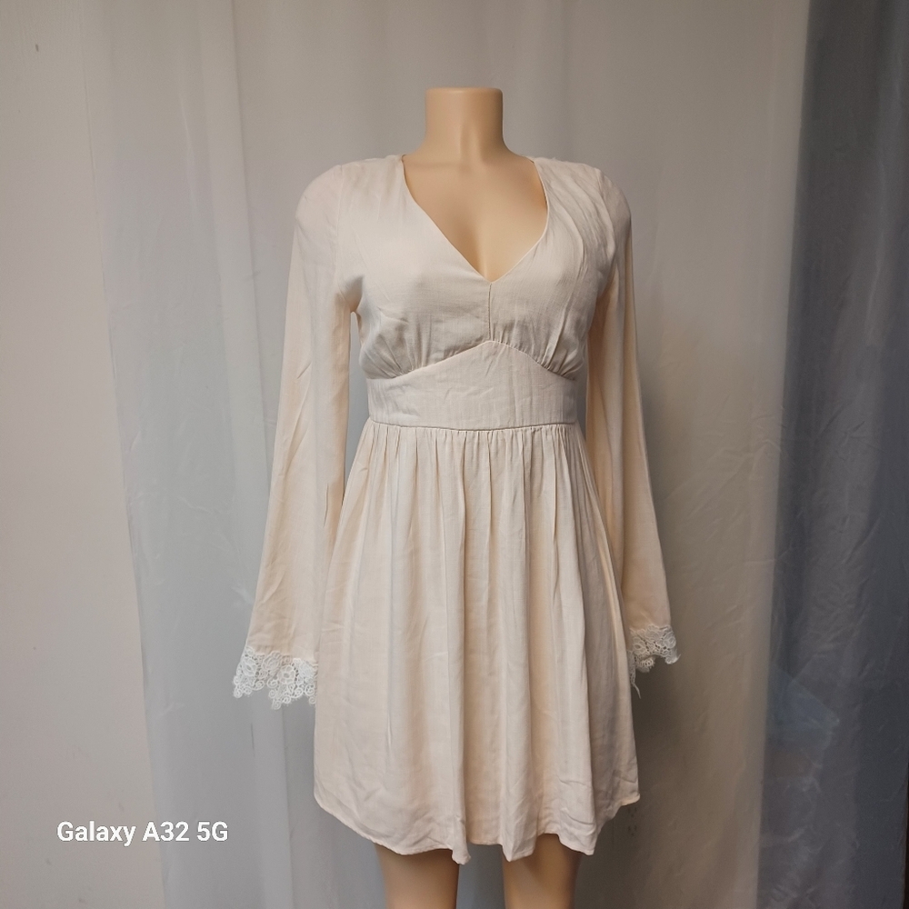 Emory Park Cream Plunge Bell Sleeve Sundress Size Medium